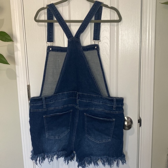 Women’s Blue Jeans Short Overalls - Picture 5 of 8